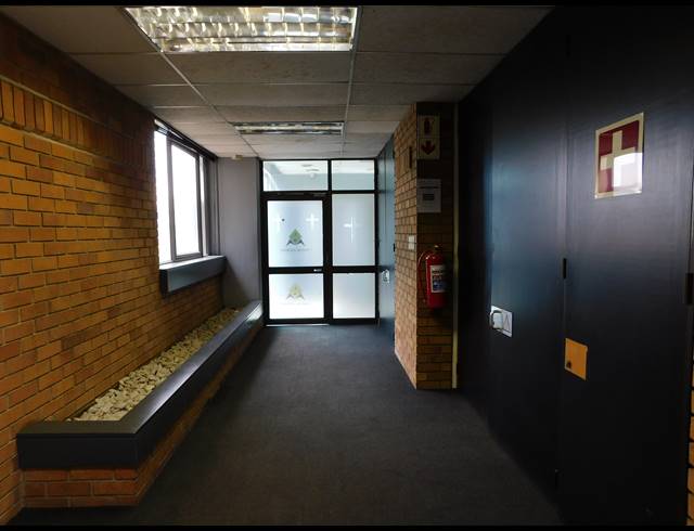 2,000M² OFFICE TO LET IN FERNDALE